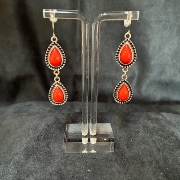 Dangling earrings - orange/red stones in teardrop shapes. - Picture 1 of 4